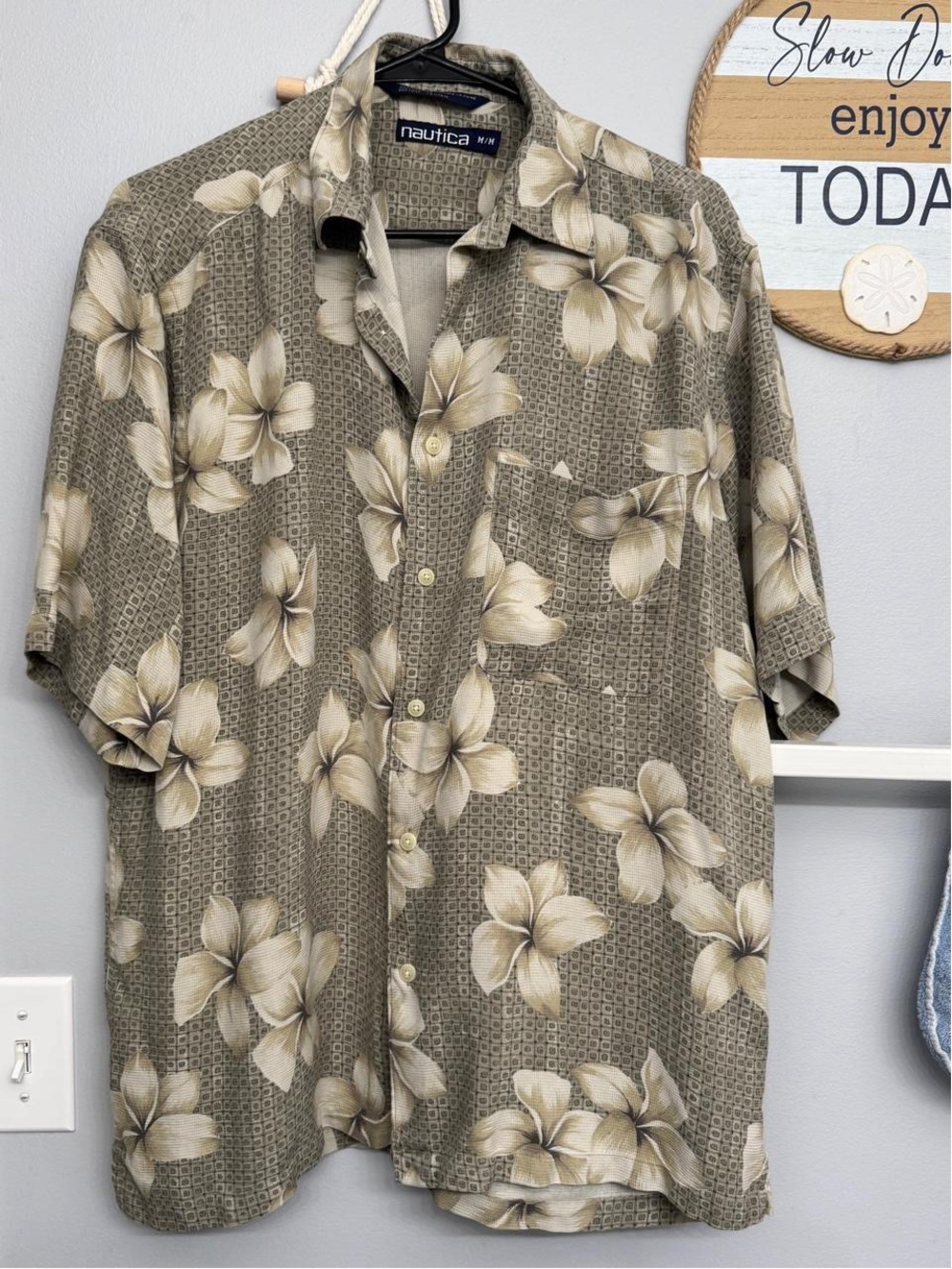 Nautica Men's Beige Floral Short-Sleeve Button-Up Shirt - Tan & Cream